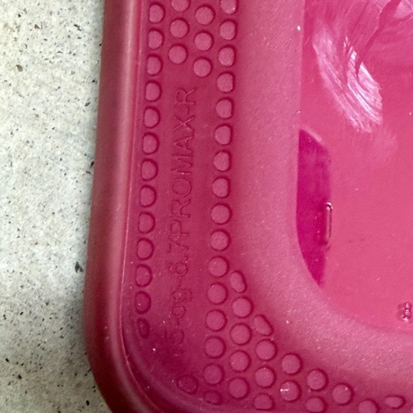 iPhone 15 Pro Loopy Max Maroon Shimmer- Righy - Picture 4 of 4